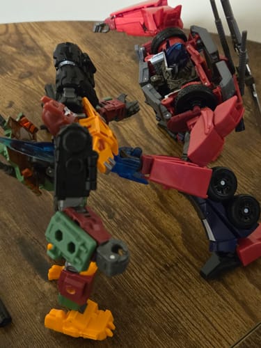 Customer photo review of APC Toys APC-001 APC001 2.0 Version Attack Prime ( 1:1 TFP Optimus Prime Voyage Class ) Repainted Version 17cm / 6.7"