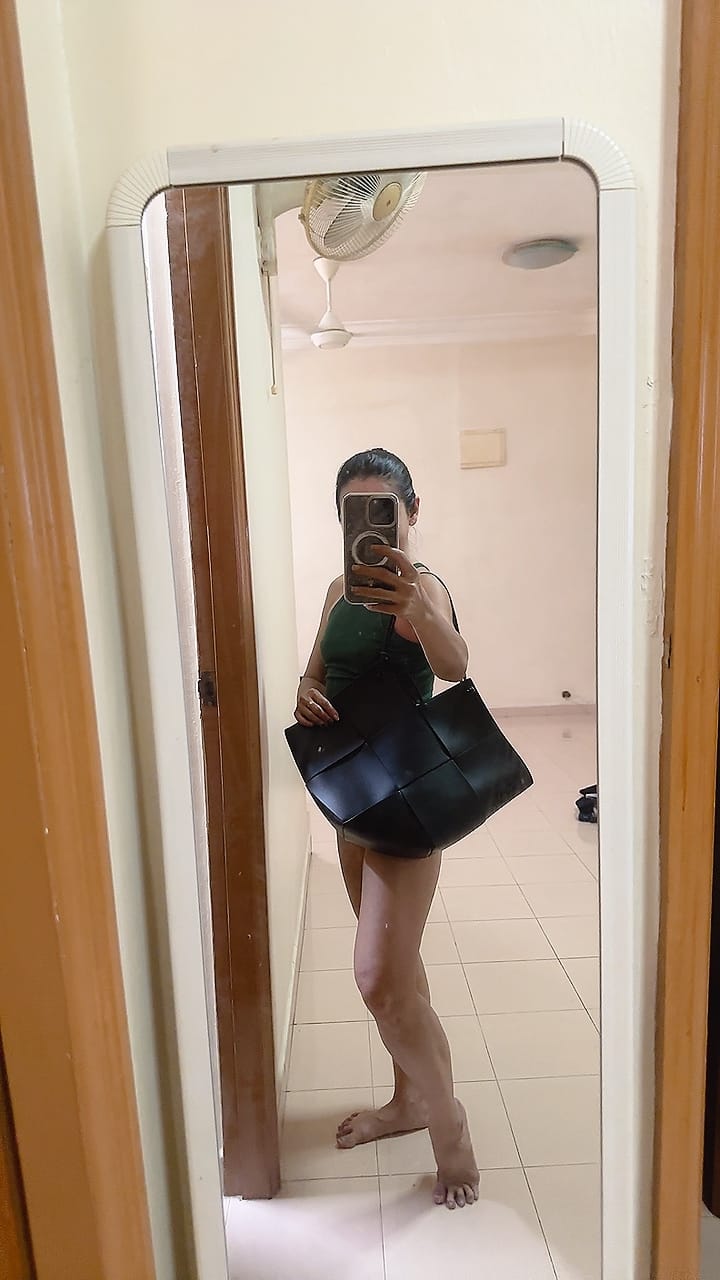 Customer photo review of Taylor Contexture Leather Bag, Plum