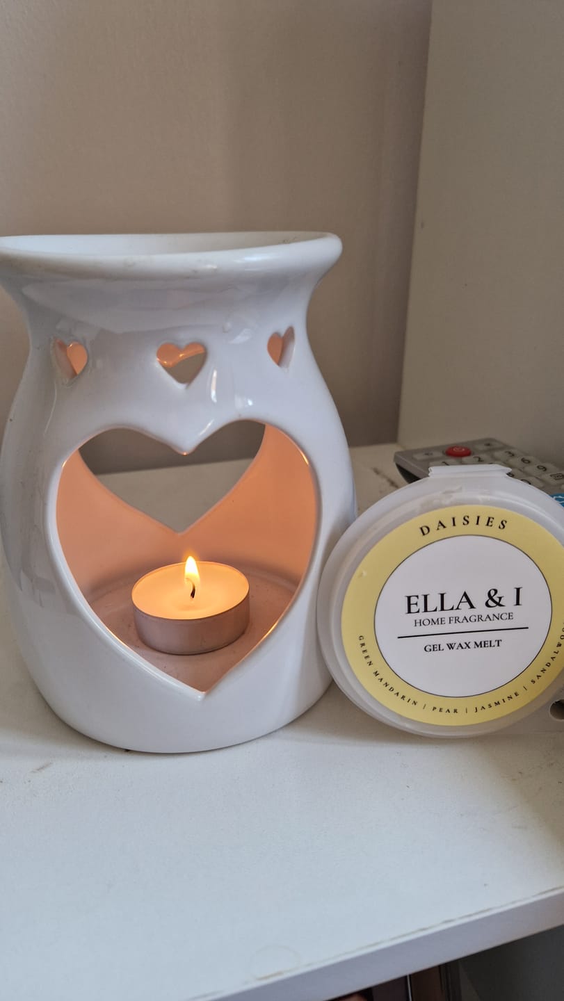 Customer photo review of Daisies Gel Melt - 20% off fragrance of the month