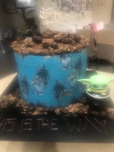 Customer photo review of Mandalorian  - Edible Icing Cake Wrap
