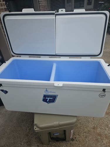 Customer photo review of ICEY-TEK 125 QT Cooler Split Lid With Permanent 50/50 Divider DL2