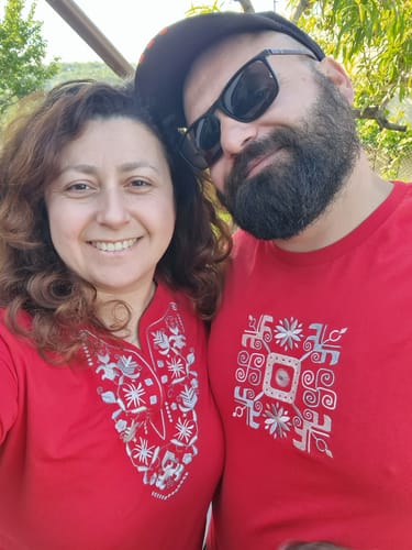 Customer photo review of Тениска с V деколте - "Самоковска"