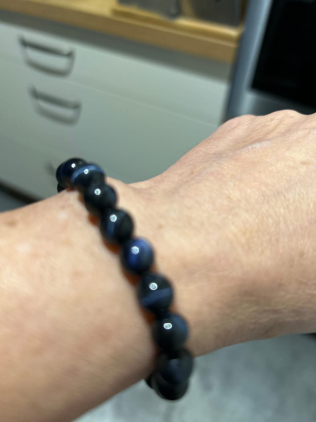 Customer photo review of Bracelet "Ange Gardien" en Oeil de Faucon