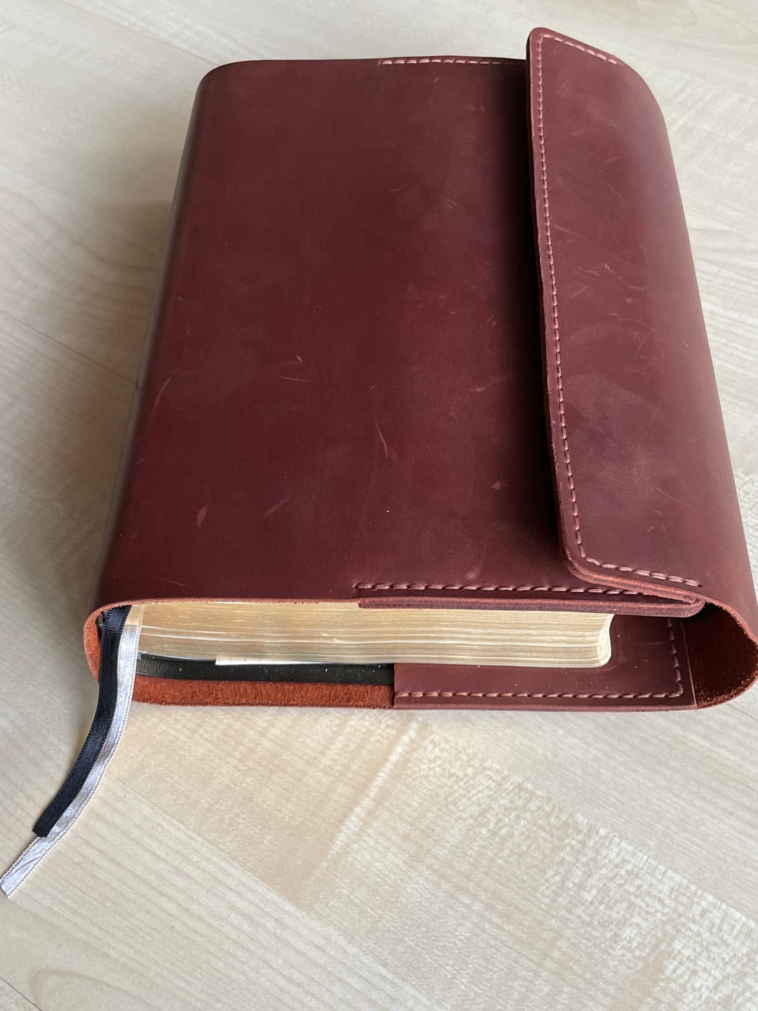Customer photo review of Bibelhülle "Hirte+" · echtes Leder · individuelle Größen · handmade Bibelhülle nach Maß