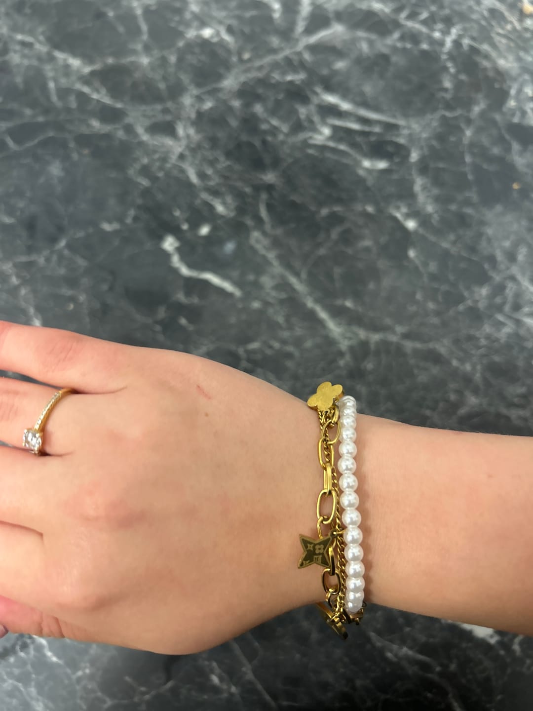 Customer photo review of Jacinta Perlenarmband | 18K vergoldet