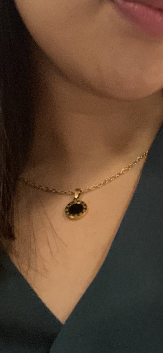 Customer photo review of Collar Medalla