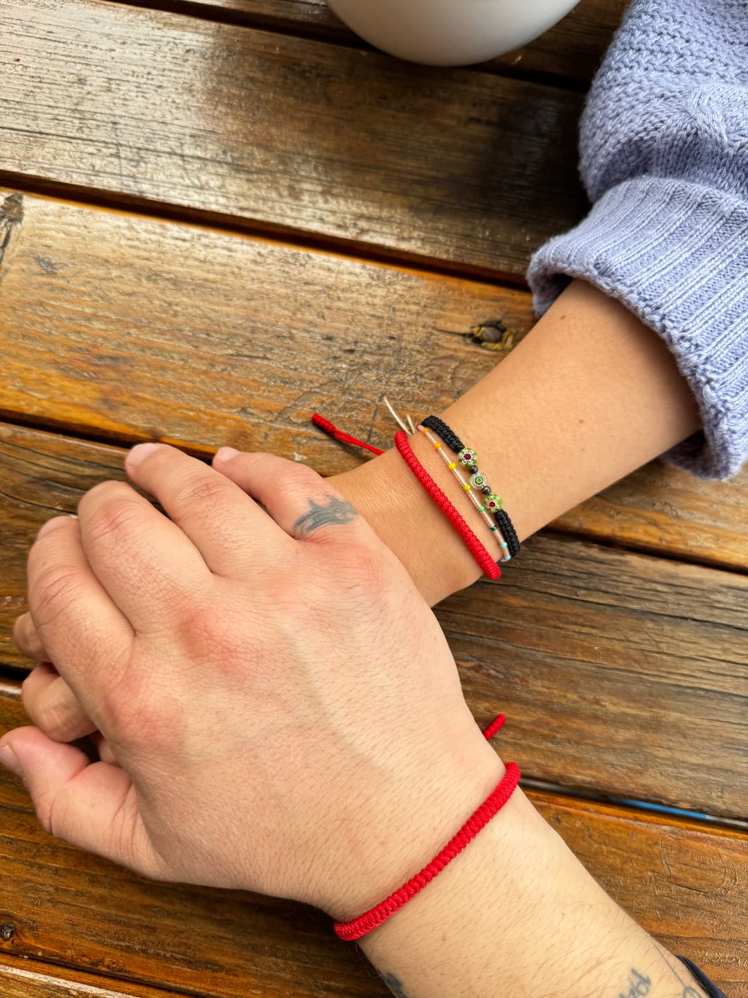 Customer photo review of Tibetanos Rojo x 2 - Amor y Protección