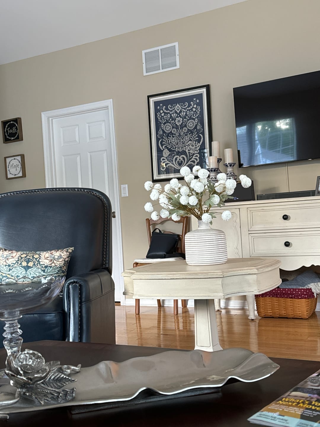 Customer photo review of Faux Kiku Flower - White (10 Stems)