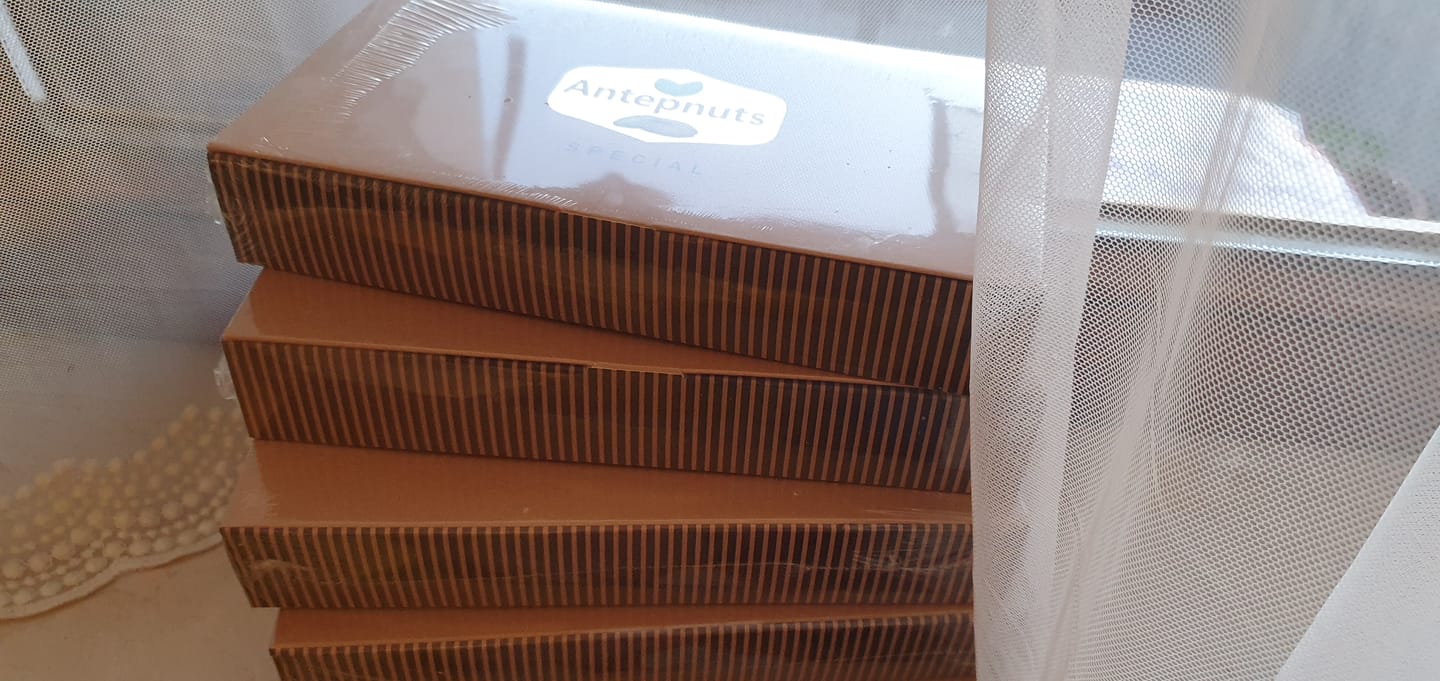 Customer photo review of Lokum mit Vanille/ Antep Fistikli Saade Fitil Lokum 800g