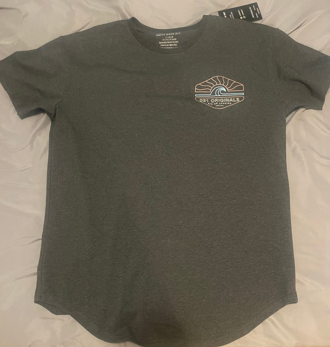 Customer photo review of WIRE WAVE DROP-CUT T-SHIRT - DARK HEATHER