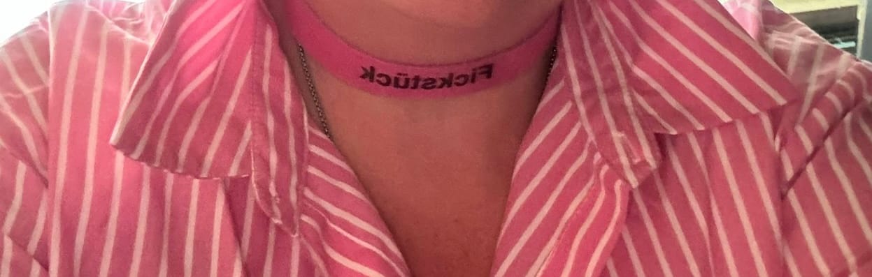 Customer photo review of SiaLinda: YOU Personalisiertes Halsband DEIN NAME oder WORT, individuell erstellt, viele Farben, italienisches Premium Vacchetta Leder
