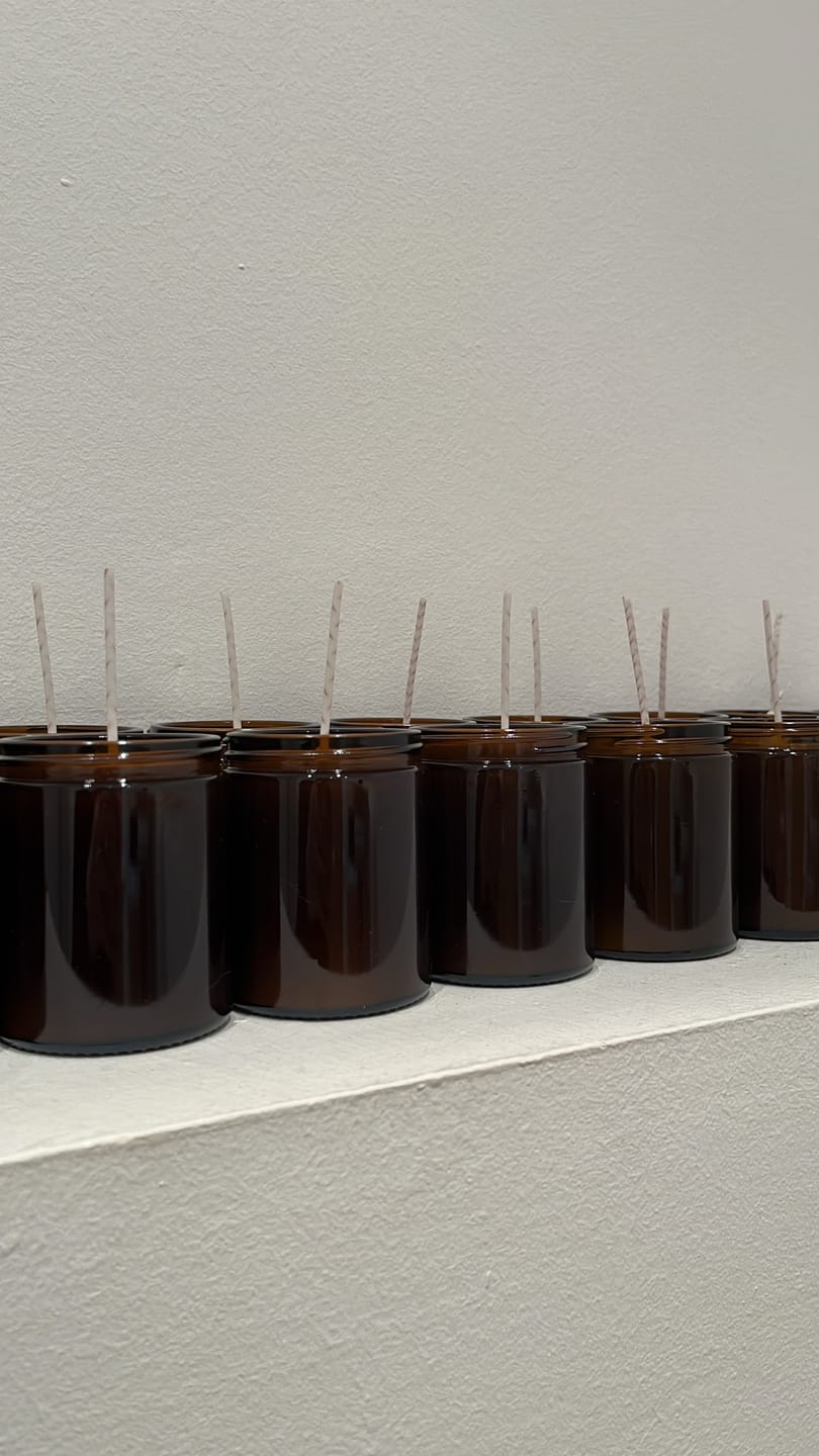 Customer photo review of Tarro ámbar con tapa negra de 180 ml