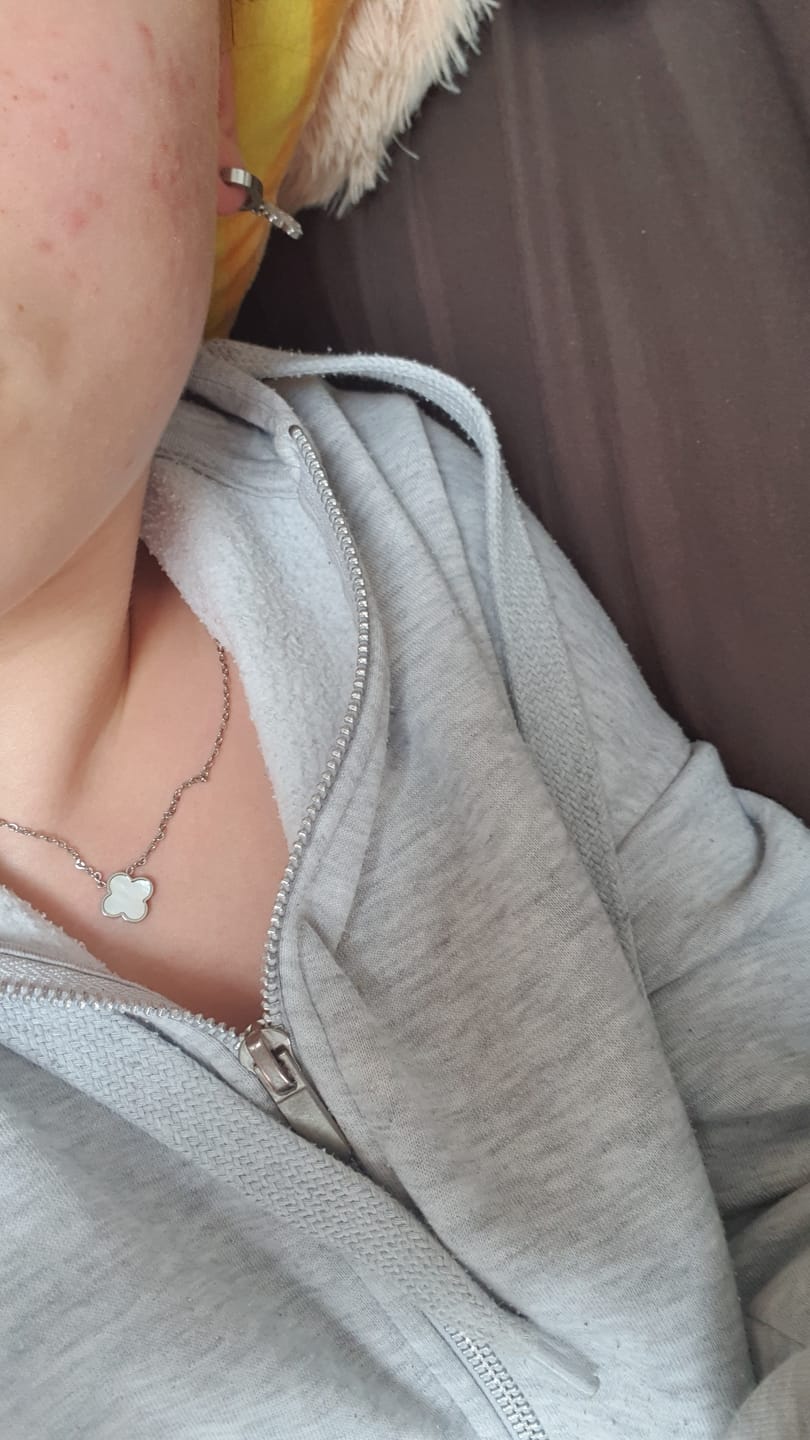 Customer photo review of Clover Perlmutt Kette | 18K vergoldet