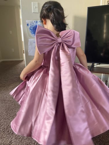 Customer photo review of Toddler Elegant Princess Dress with Bows Girl Summer Party Gown Formal Dresses for Kids