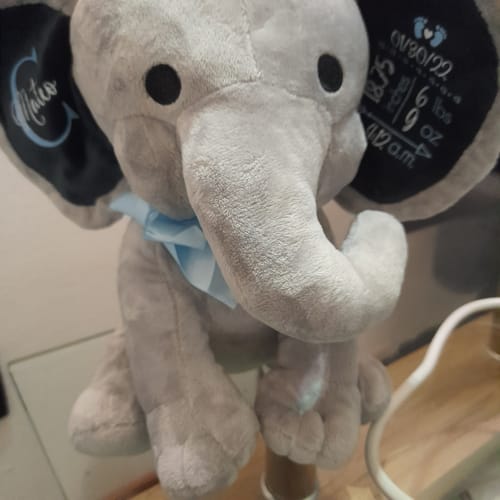 Customer photo review of Elefante coccoloso - Peluche per bambini