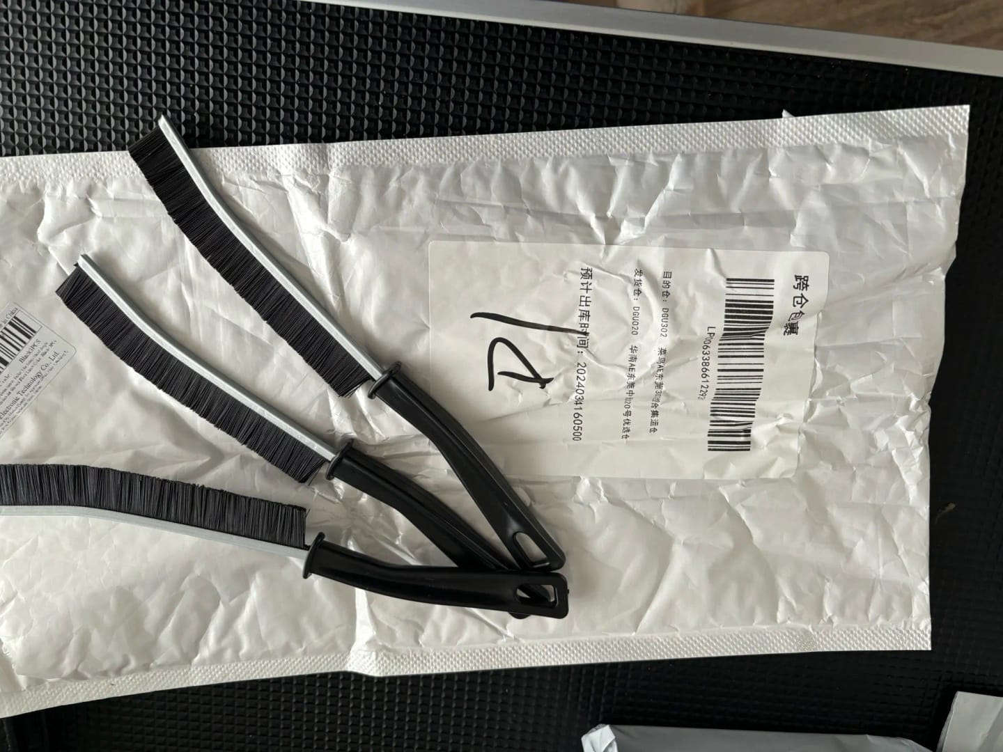 Customer photo review of Magic Wipes™ - Cleaning Brush