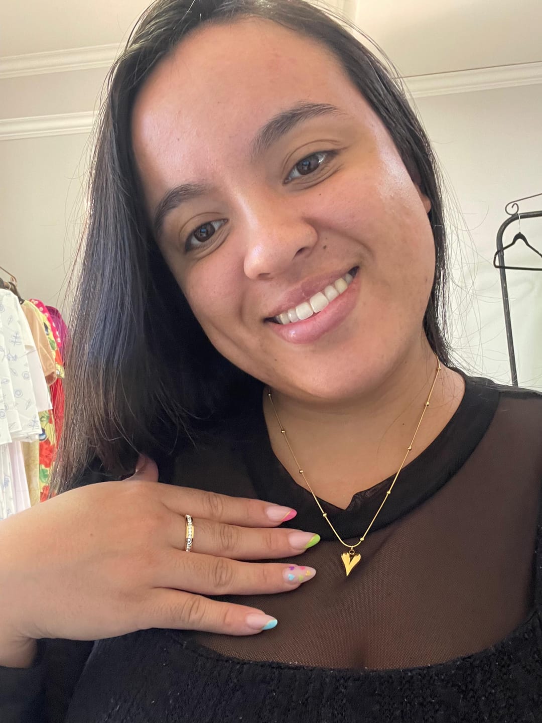 Customer photo review of Colar Life Love Coração Banhado em Ouro 18K