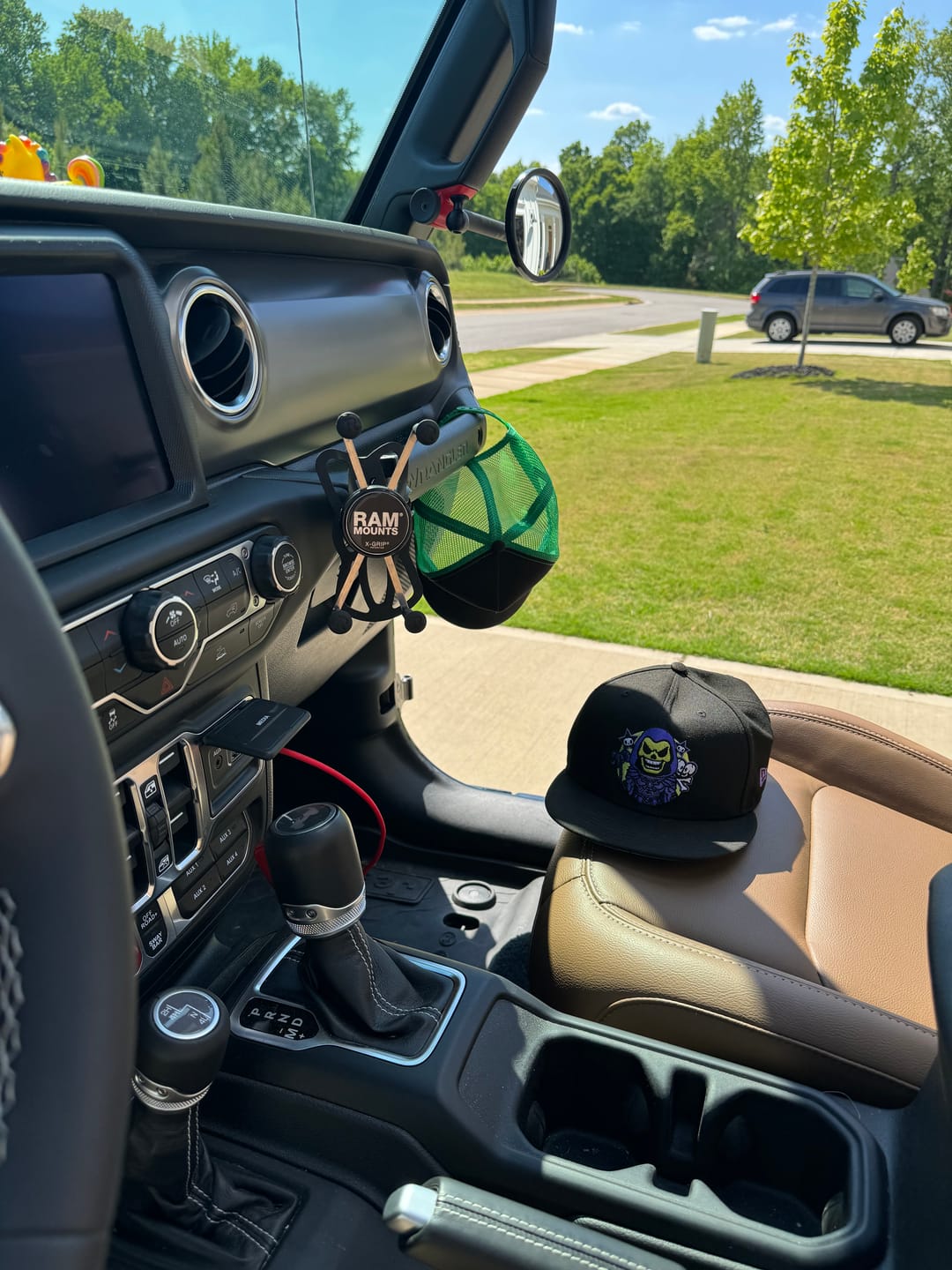 Customer photo review of JL/JLU Grab Bar Ball Mount