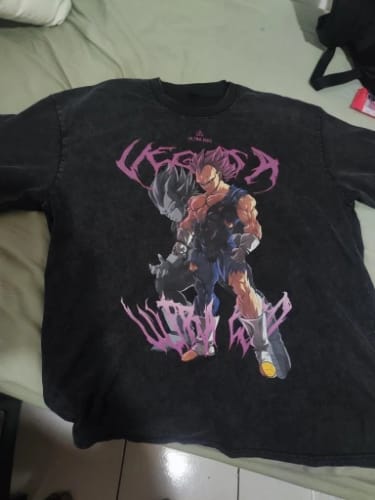 Customer photo review of Vegeta Oversized Vintage T-shirt V1