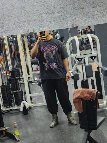 Customer photo review of Vegeta Oversized Vintage T-shirt V1