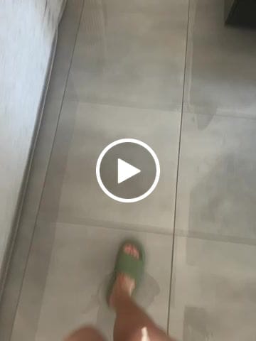 Customer video review of HappyFlops Original