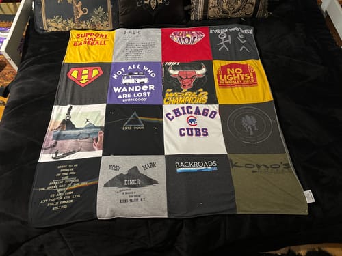 T-shirt quilt featuring chicago cubs by Hilarie from IL