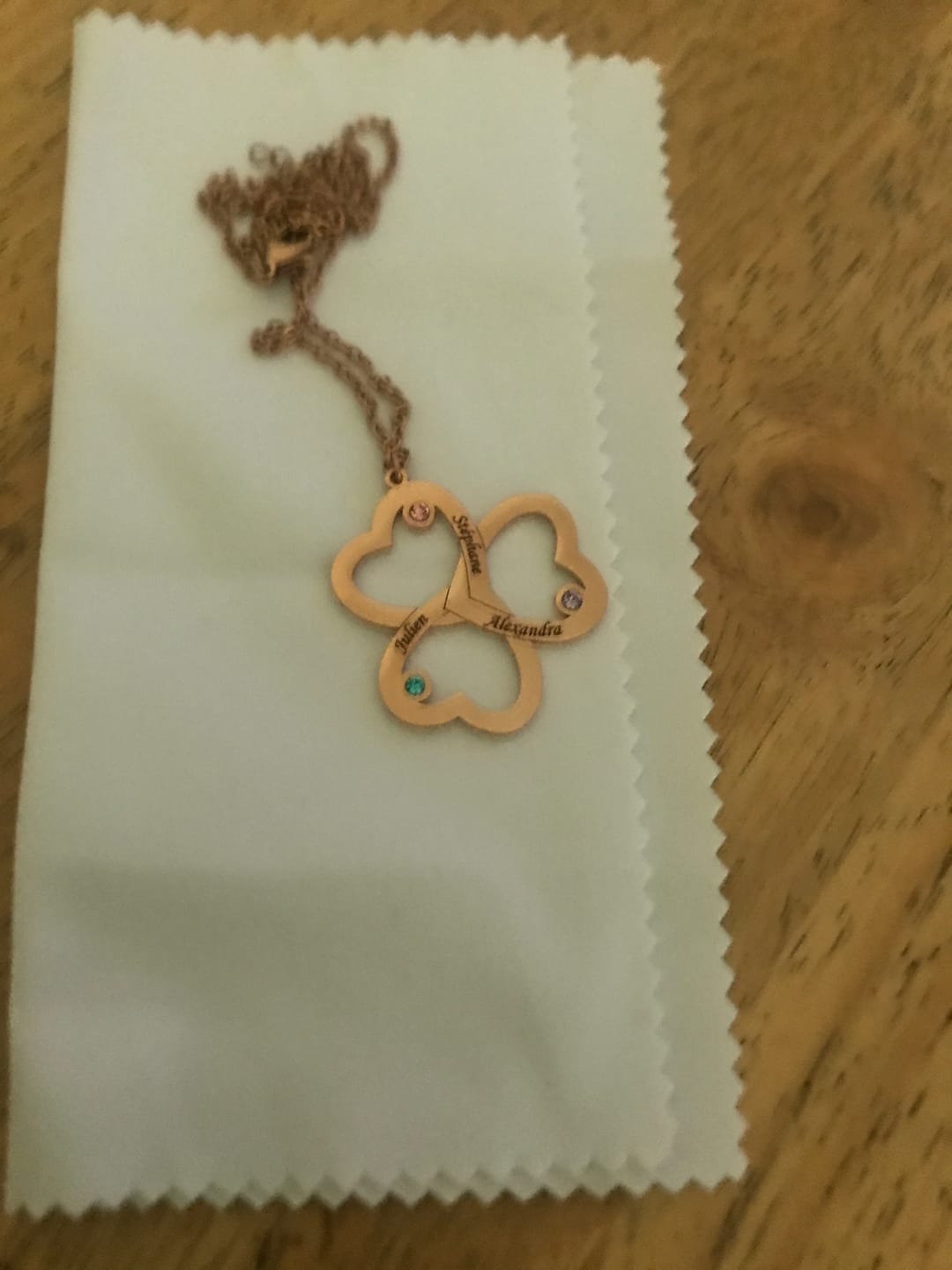 Customer photo review of Collier 3 Coeurs à personnaliser