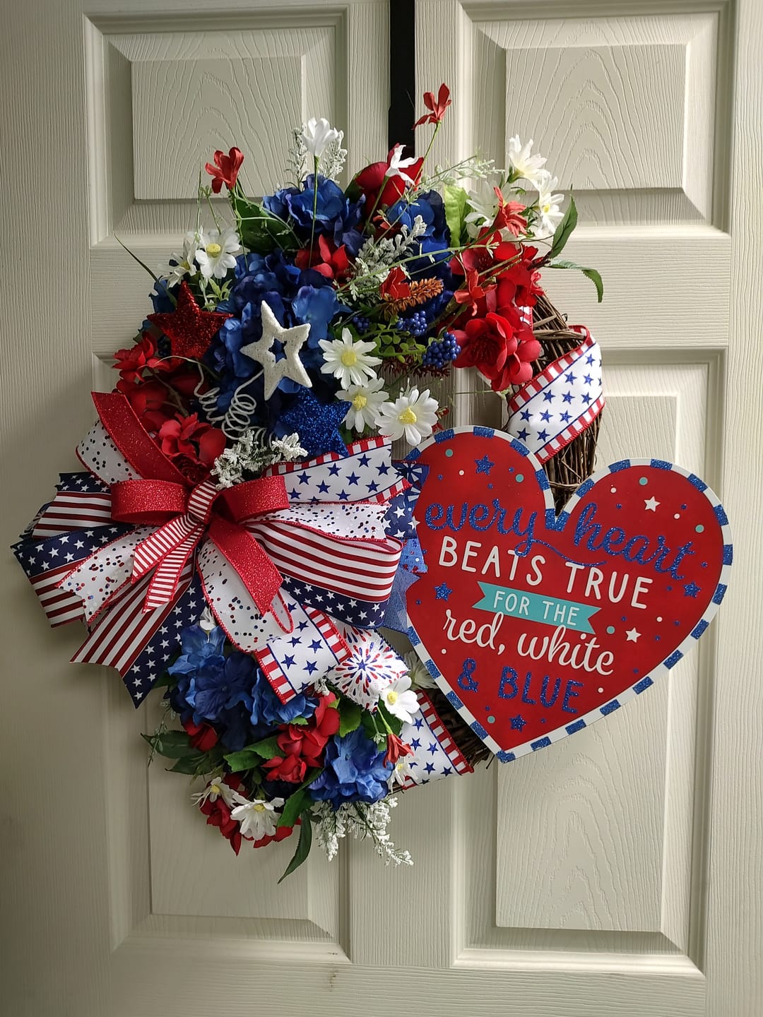 Customer photo review of 14" Oval Grapevine Wreath - DECOE-033