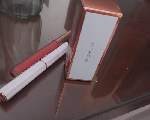 Customer photo review of O.TWO.O MOIST COLOR CHANGING LIP BALM