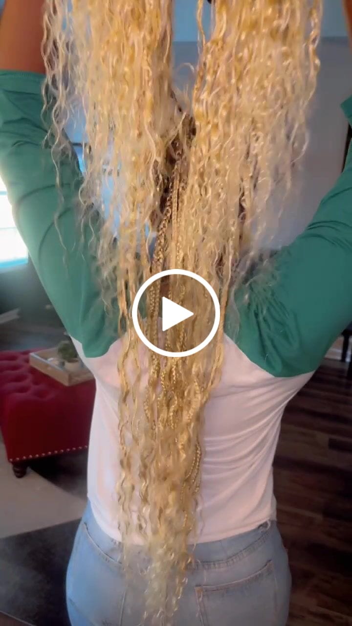 Customer video review of #613 Blonde Deep Wave Bulk Hair Extensions for Braiding