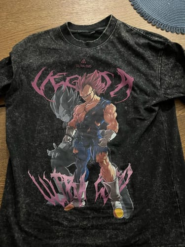 Customer photo review of Vegeta Oversized Vintage T-shirt V1