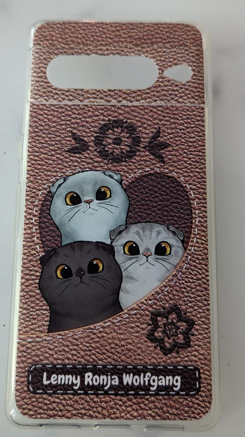 Customer photo review of Katzenherz Lederoptik  - Individuelle Handyhülle