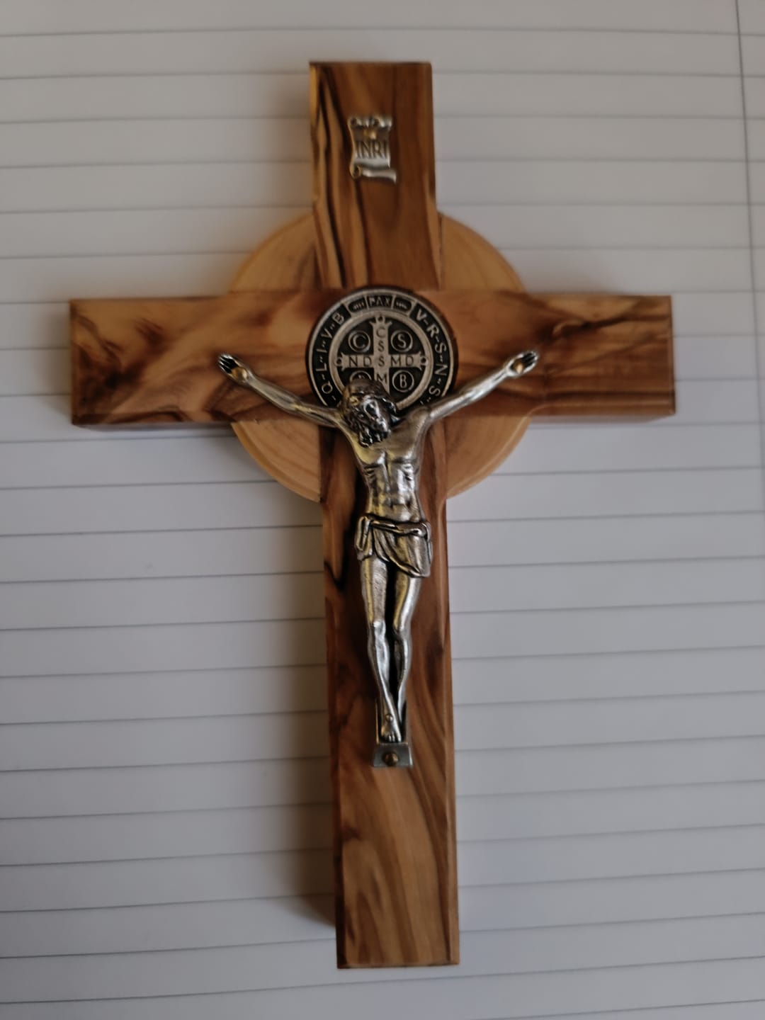 Customer photo review of St. Benedikt Kreuz aus Olivenholz