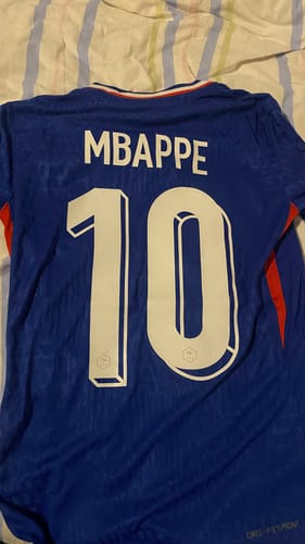 Customer photo review of France 2024 Player Version Home