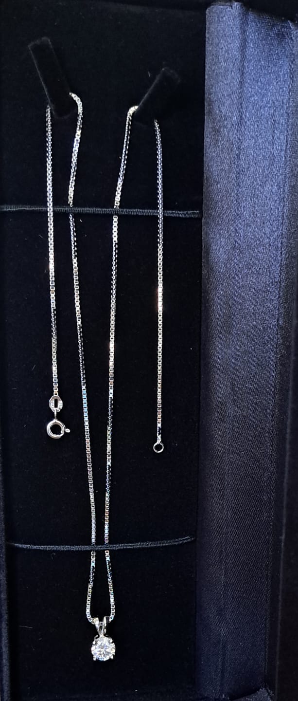 Customer photo review of SPARKLING AURORA MOISSANITE NECKLACE