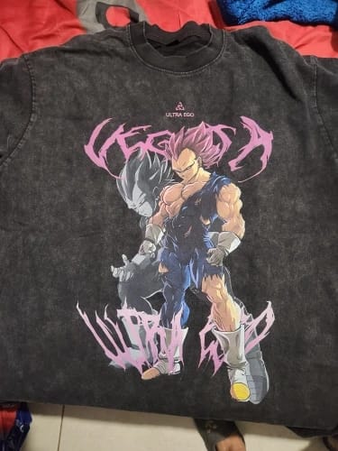 Customer photo review of Vegeta Oversized Vintage T-shirt V1