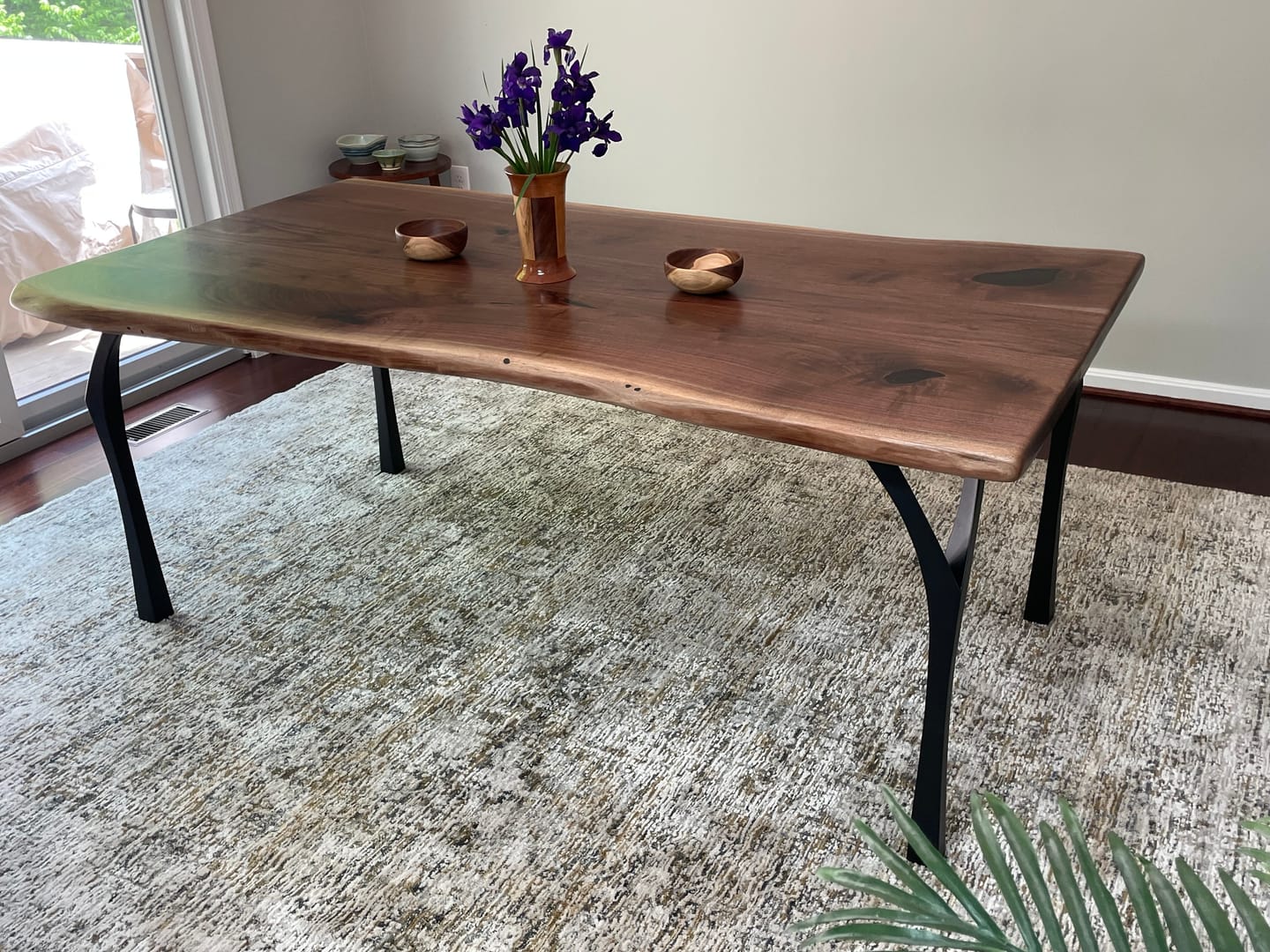 Customer photo review of Desk Legs 508 Faras 28H Modern Metal Table Legs
