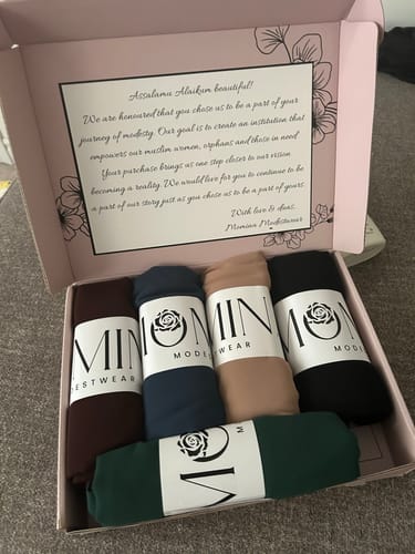 Customer photo review of Classic Maxi Chiffon Hijab - Dark Chocolate