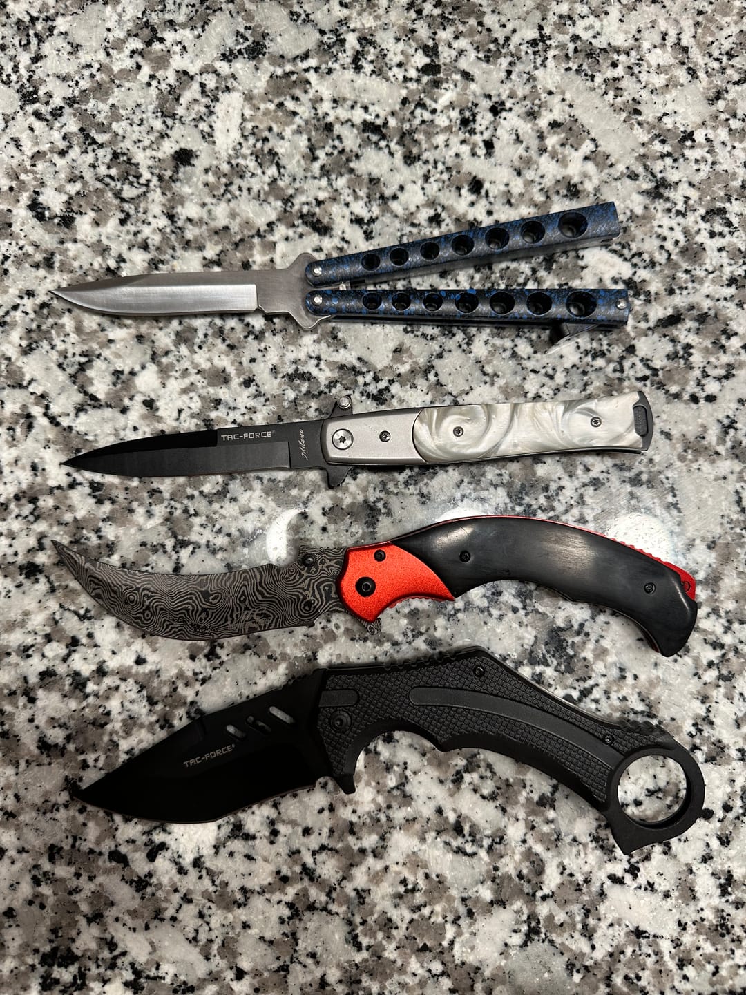 Customer photo review of Mystery Knives Box™