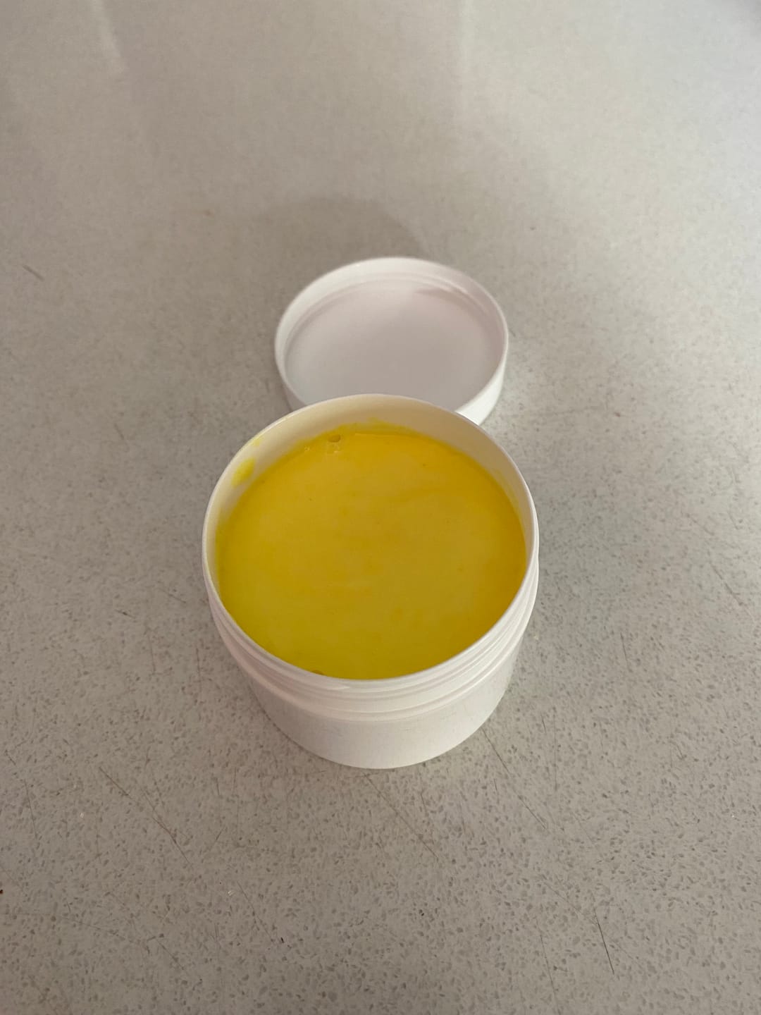 Customer photo review of 125 g Cosmetic Jar (65 mm neck) - White with White Lid