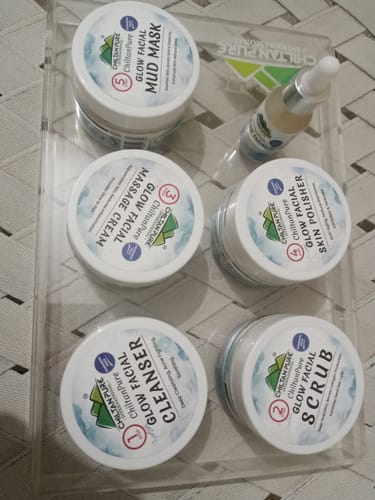 Customer photo review of Glow Facial Kit (4x Results) – Deep Cleansing, Anti- Aging & Enhances Skin’s Natural Glow,,  5️⃣ ⭐⭐⭐⭐⭐ RATING