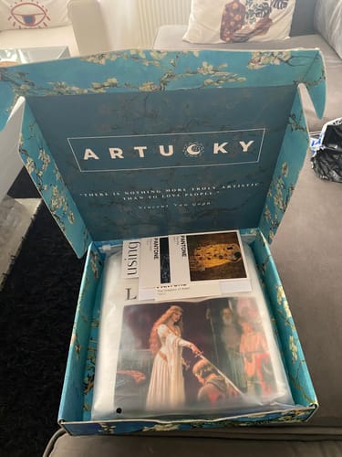 Customer photo review of Accolade by Edmund Blair Leighton Omuz Çantası