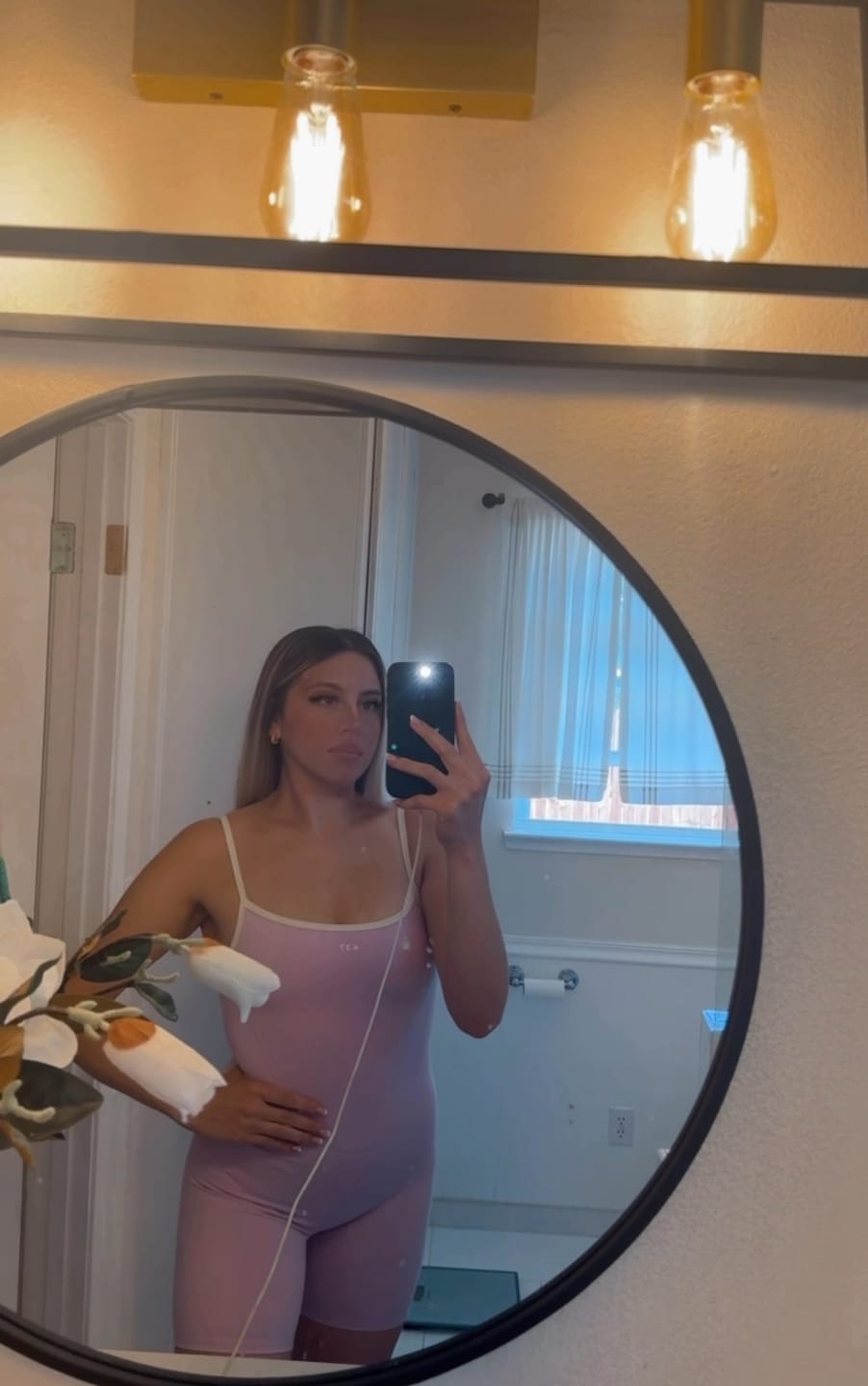 Customer photo review of The Shorts Onesie / Parfait-Crème