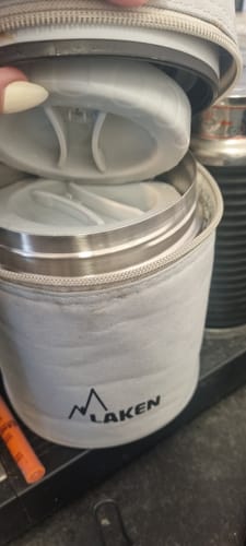 Customer photo review of תרמוס מזון לאקן שומר חום 1 ליטר, עם מכלים לחלוקה ומידנית