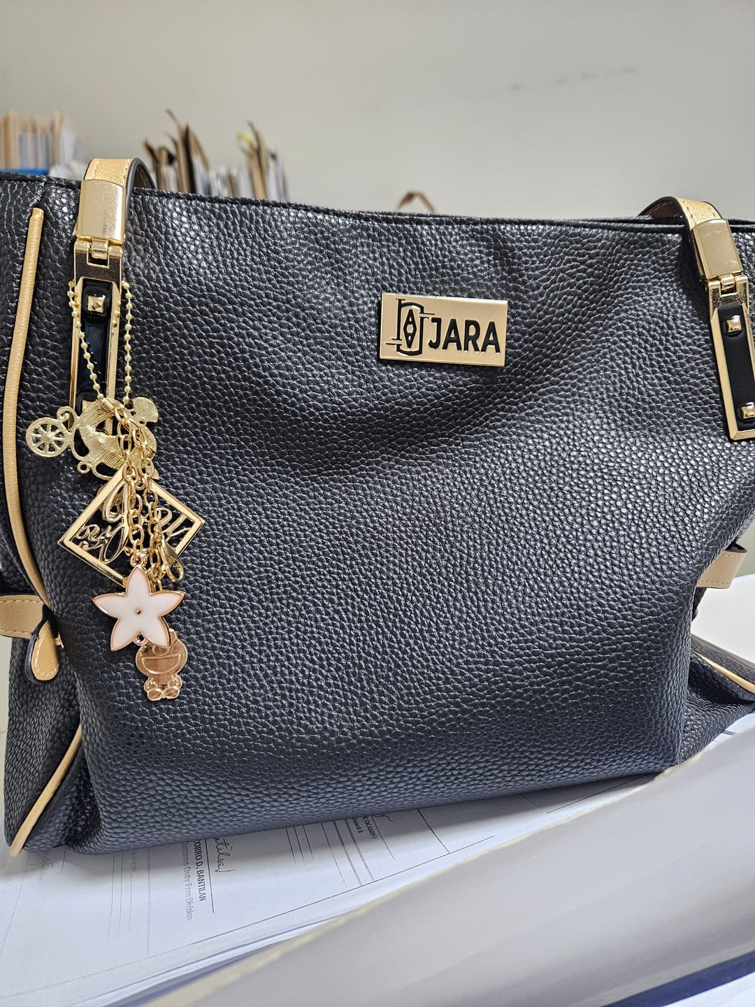 Customer photo review of VENICE LEATHER TOTE BAG