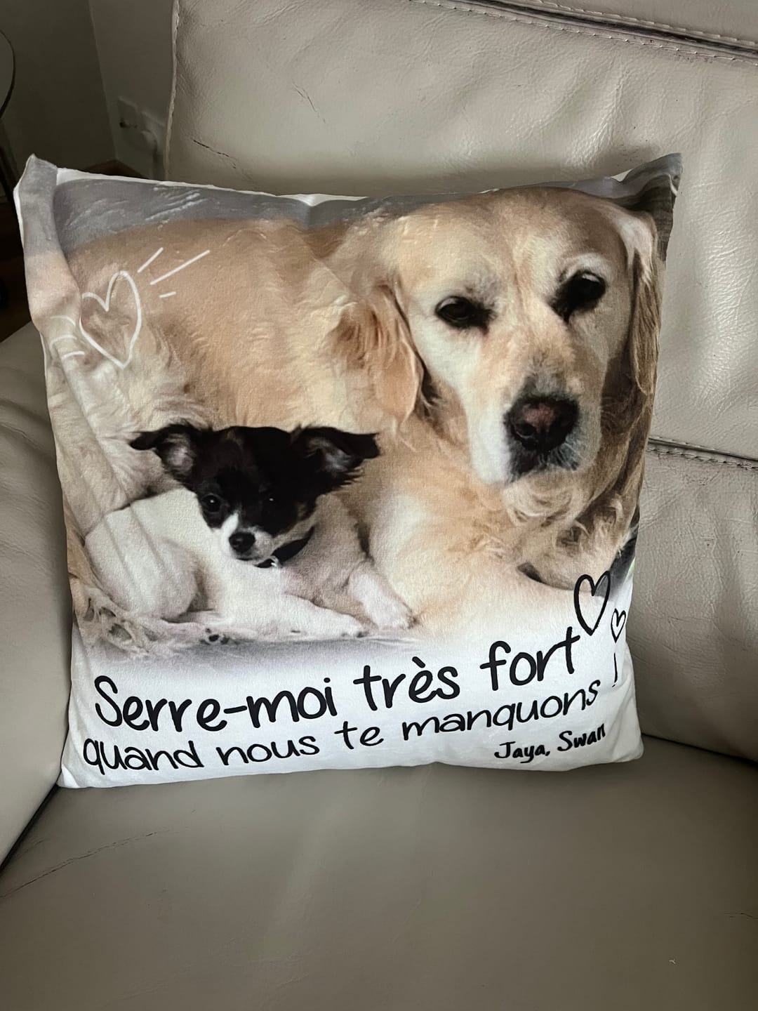 Customer photo review of Serre-moi très fort quand je te manque - Coussin personnalisé