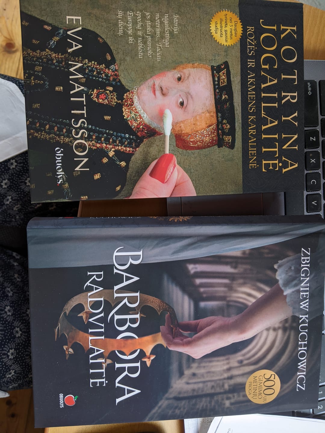 Customer photo review of Kotryna Jogailaitė. Rožės ir akmens karalienė: Eva Mattsson pristato gausiai iliustruotą istorinį tyrimą – slaptoji lietuviškos kilmės Švedijos karalienės istorija