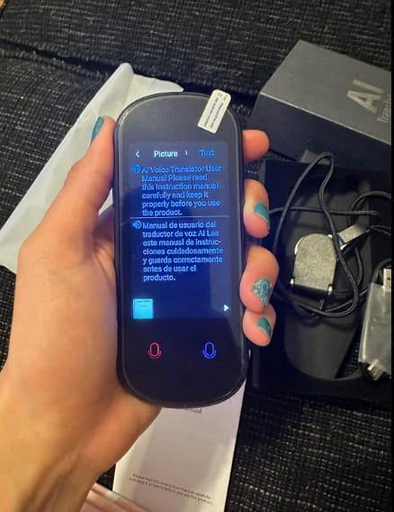 Customer photo review of Vormor Z8 Language Translator Device 138 National Languages Intelligent Translator Real-time Voice, Recording, Text Translation Device