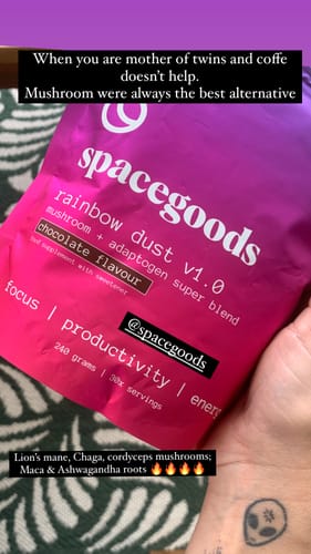 Customer photo review of rainbow dust chocolate + FREE gifts