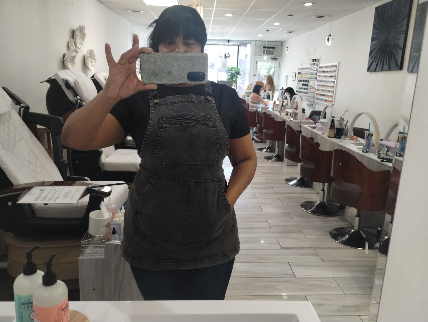 Customer photo review of Over Shoulder Black Acid Washed Apron